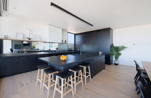 Blairgowrie House | Location! Location! BLAIRGOWRIE LUXURY BEACH HOUSE