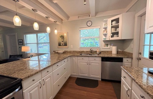 Ringling Park House | Location, Location Trolley to Beach, Walk Downtown. Bike Legacy Trail, Pets OK.