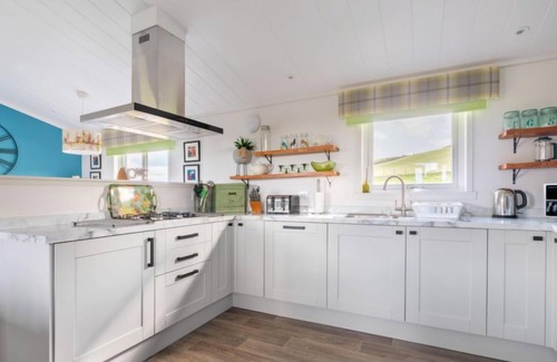 Kinross House | Loch Leven Lodge 16 Robin's Nest by Interhome