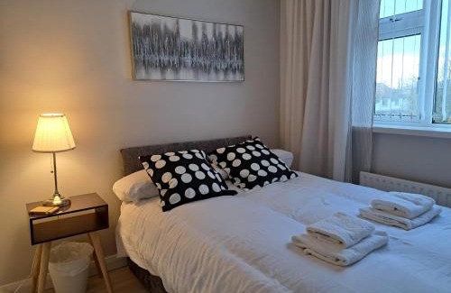 Buncrana House | Lochview House - 3 bed