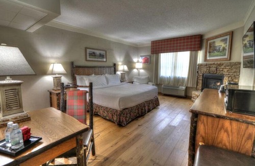 Sevierville Hotel | Lodge at Five Oaks Pigeon Forge - Sevierville