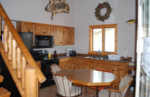 Webster Cabin | LODGE in Webster HYWY 12 & 25 Located on site with Pereboom Cafe