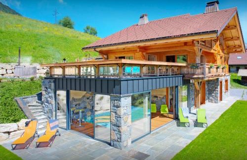 Les Clefs Ski Chalet | Lodge La Source - OVO Network