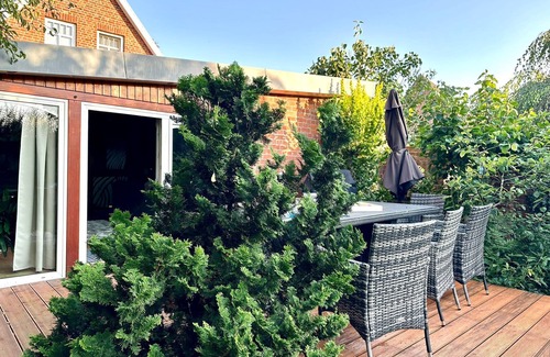 Hollern-Twielenfleth House | Lodge of Africa - Sauna, whirlpool & fenced garden