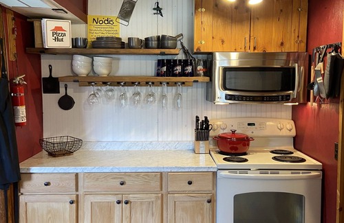 Lorraine Cabin | Lodge on Loomis