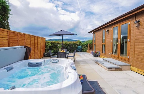 Low Newton Ski Chalet | Lodge with one double with TV.