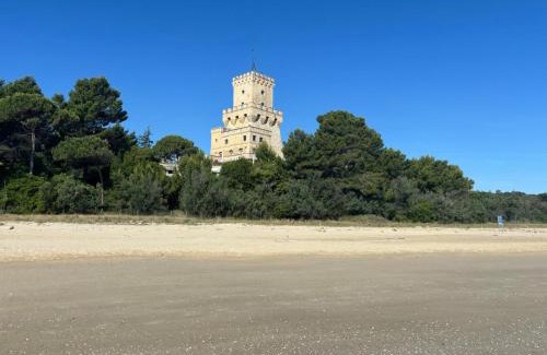 Pineto Apartment | Loft 1-2-3, in centro, con giardino, a 150 m dal mare