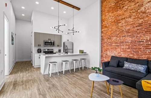 Delair Apartment | Loft 2BR Free Parking EV Charger