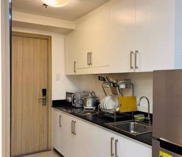 Clark Freeport Apartment | Loft and Luxe 1BR Condo in Clark