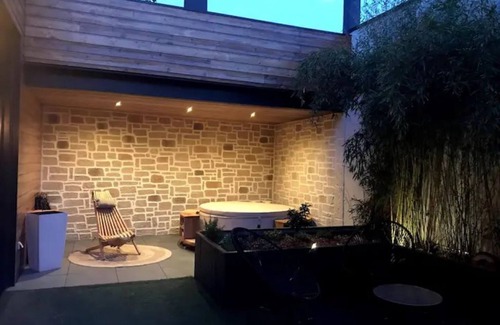 Montjuzet House | Loft Climatisé Sauna Jacuzzi Home Cinéma Avec Espace Extérieur