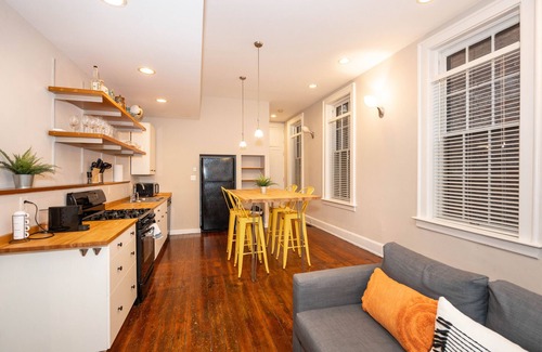 Pendleton Condo | Loft Life Pendleton 2 – Chic Downtown Condo for 4! Perfect for Professionals
