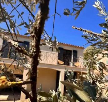 Ginasservis Apartment | Loft pied de Coline au calme