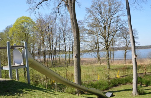 Neu Poserin House | Loft right on the lake !