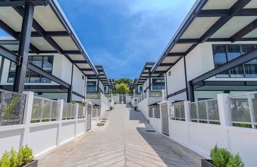 Ban Saiyuan Villa | Loft-Style 4BR Salt Pool Villa Sunset 6
