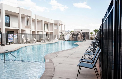 St. George Hotel | Lofts 13 4-bedroom Modern Loft Steps From The Pool 2