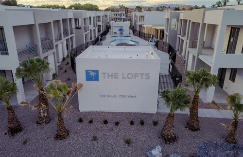 St. George Hotel | Lofts 13 4-bedroom Modern Loft Steps From The Pool 2