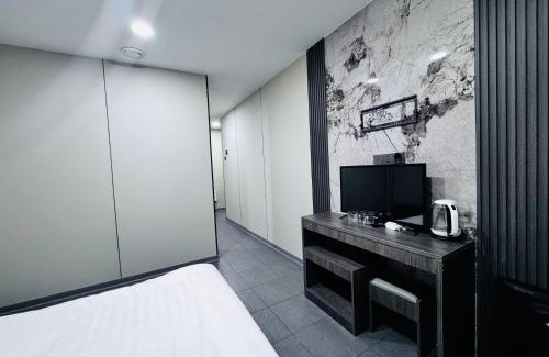 Gandan Monastery District Hotel | Lofty Hotel