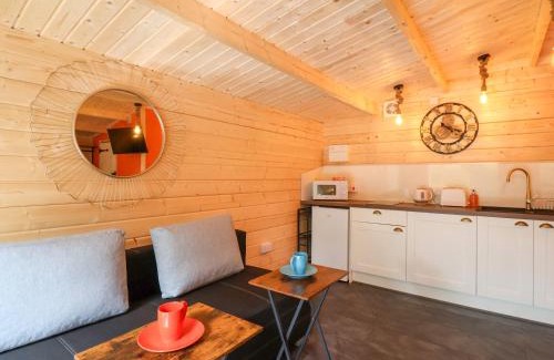 West Pennard House | Log Cabin - Amber Glow