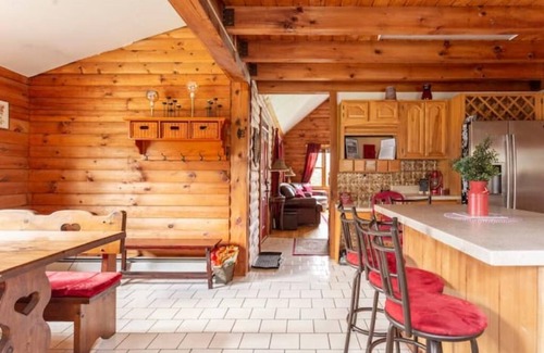 Oliverea Cabin | Log Cabin at the Goat Sanctuary
