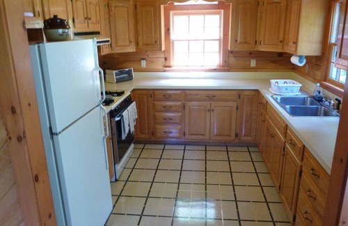 Julian Cabin | Log cabin in quiet setting only 15 miles from Penn State & 2 state parks