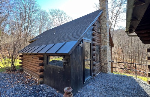 Sandgate Cabin | Log Cabin In The Woods
