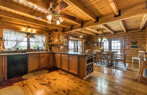 Union Cabin | Log Cabin Lodge Overlooking Ohio River Near Creation Museum & Arc Encounter