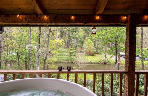 Todd Cabin | Log Cabin on the River w/Hot Tub