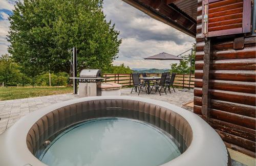 Brezice House | Log Cabin Vista View with Hot Tub