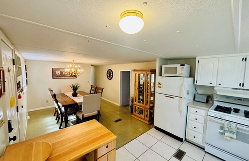 Stemley House | Logan Martin Lakefront Cabin