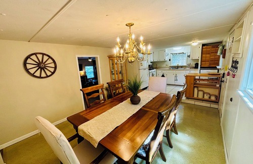 Stemley House | Logan Martin Lakefront Cabin