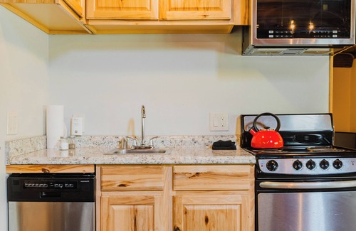 Enumclaw Hotel | LOGE Alta Crystal