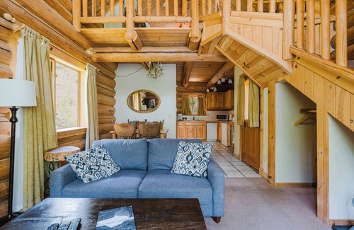 Enumclaw Hotel | LOGE Alta Crystal