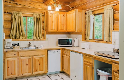 Enumclaw Hotel | LOGE Alta Crystal