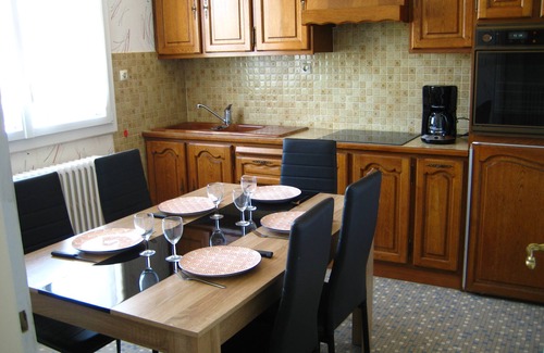 Sizun Apartment | Logement Dans le Bourg, Près des Sentiers de Randonnée, à 5 km du lac du Drennec