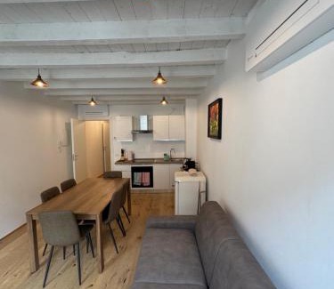 Centro Storico Nord Apartment | Loggia Tre Piazze Apartments