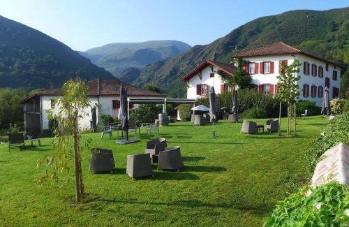 Itxassou Hotel | Logis Hôtel du Chêne