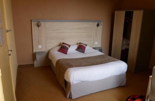 Chauvigny Hotel | Logis Hôtel Le Lion d'Or