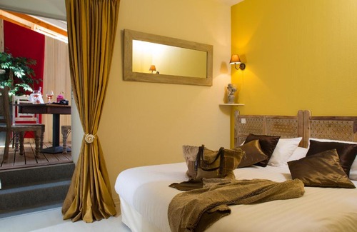 Beaulieu-sur-Dordogne Hotel | Logis hotel les flots bleus