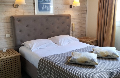 Cherbourg-en-Cotentin Hotel | LOGIS La Régence