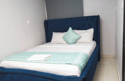 Yaba Hotel | Lolite 1-bedroom hotel in brilliant Lagos with AC