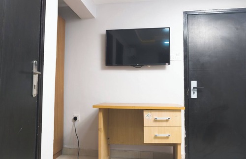 Yaba Hotel | Lolite 1-bedroom hotel in brilliant Lagos with AC