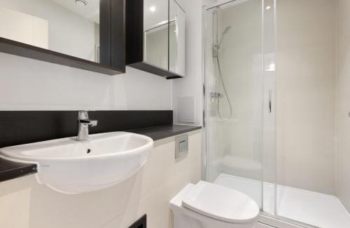 Royal Docks Apartment | London Dockside Apartment