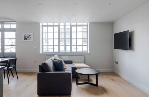 Clerkenwell Apartment | London s Calling - Farringdon - by Frankie Says