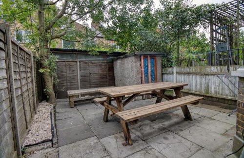 Bruce Grove Apartment | London Serviced Accommodation near Tottenham Hotspurs Football Stadium Great for Contractors