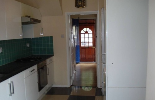 Stratford Bed & Breakfast | London smart doubles n singles in a great location