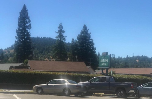 Garberville Hotel | Lone Pine Motel