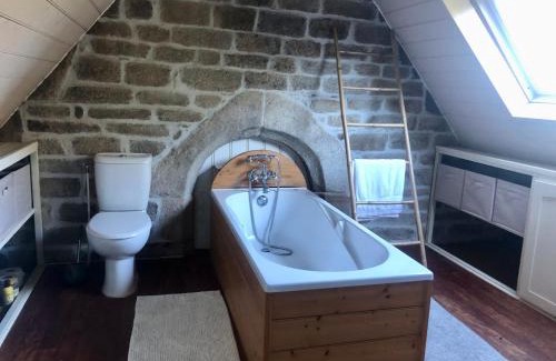 Plogonnec House | Longere ancienne dans un parc