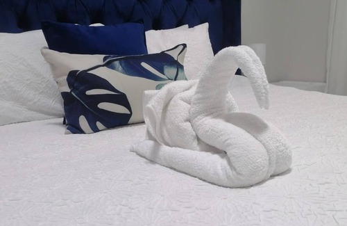 Quigney Beach Bed & Breakfast | Longfellow Lodge