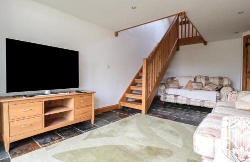 Gilwern House | Longside
