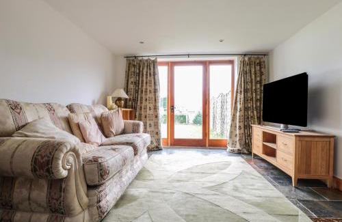 Gilwern House | Longside